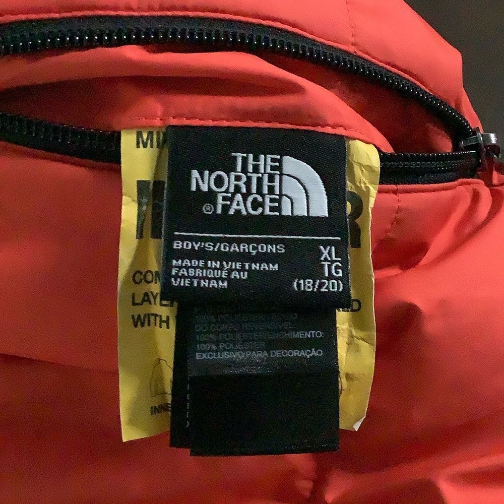 North Face Boys XL 18/20- Reversible Nuptse Jacket- Excellent Condition! - Picture 4 of 4